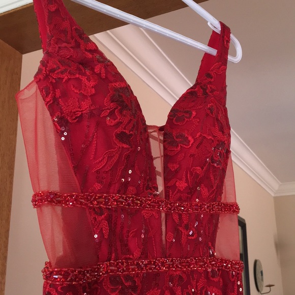 Stunning red lace with sparkle prom dress! - Picture 7 of 14